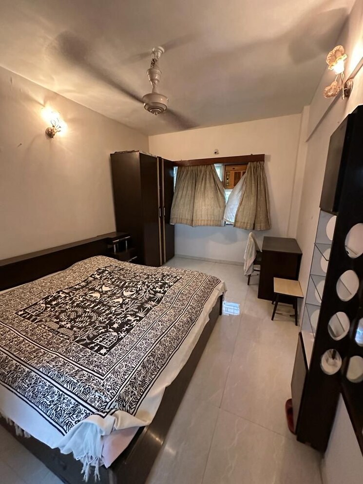 Bedroom, green-gate-apartment 3 Bedroom 1200 Sq.Ft. Apartment In Bandra West Mumbai 9278979