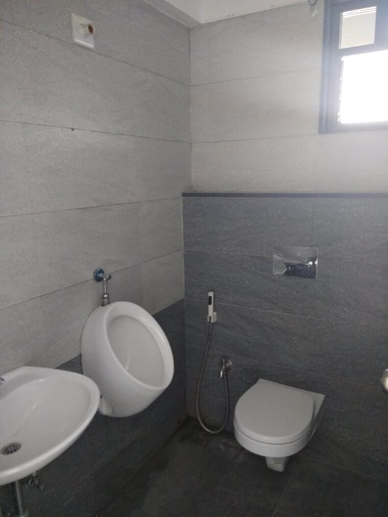 Bathroom, ambawadi Commercial Office Space 823 Sq.Ft. In Ambawadi Ahmedabad 9279001