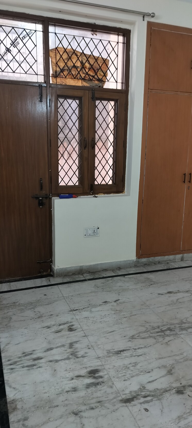 Room, rwa-apartments-sector-50 3 Bedroom 162 Sq.Mt. Independent House In Sector 50 Noida 9279020