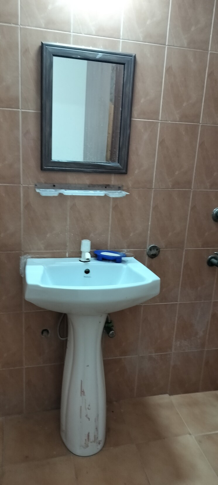 Bathroom, rwa-apartments-sector-50 3 Bedroom 162 Sq.Mt. Independent House In Sector 50 Noida 9279020