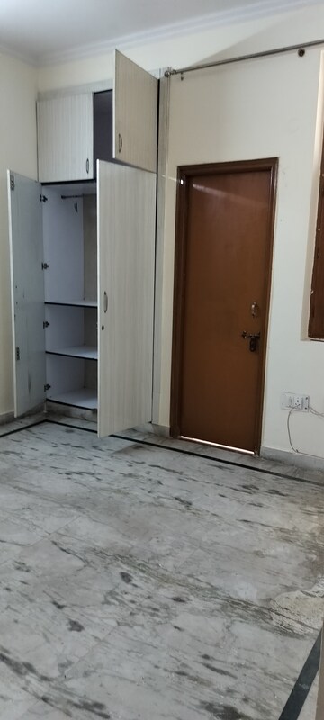 Building Lobby in 3 BHK Independent House at RWA Apartments Sector 50, Sector 50 – for Rent