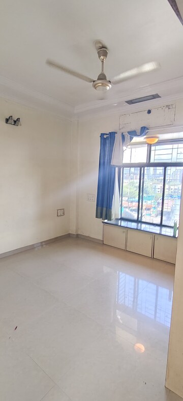 Room in 1 BHK Apartment at Natwardham CHS, Malad West – for Rent