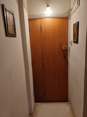 Room in 2 BHK Apartment at Reputed Hrishikesh Apartment, Prabhadevi – for Rent