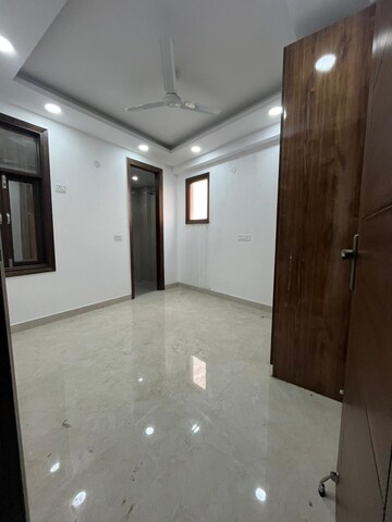 2 BHK Builder Floor For Rent in Saket