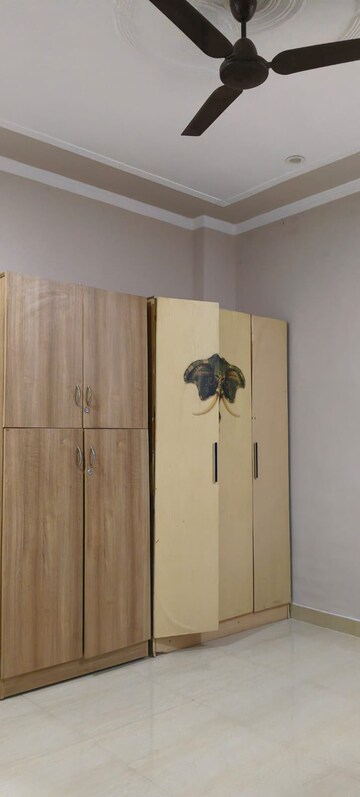 Furnished Amenities in 2 BHK Builder Floor at FAOA, Sector 53 – for Rent