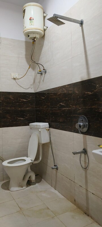 Bathroom in 2 BHK Builder Floor at FAOA, Sector 53 – for Rent