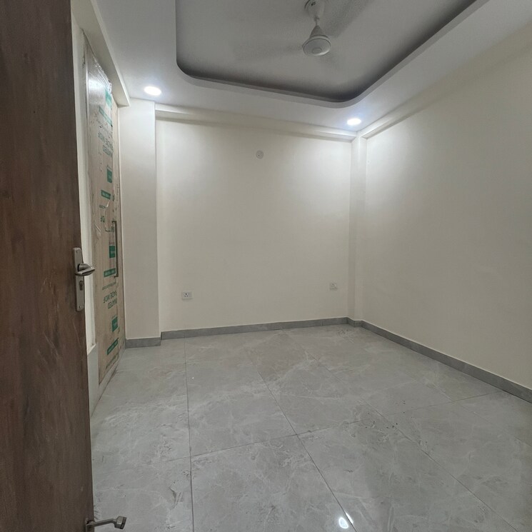Room, chattarpur 3 Bedroom 120 Sq.Yd. Builder Floor In Chattarpur Delhi 9279110