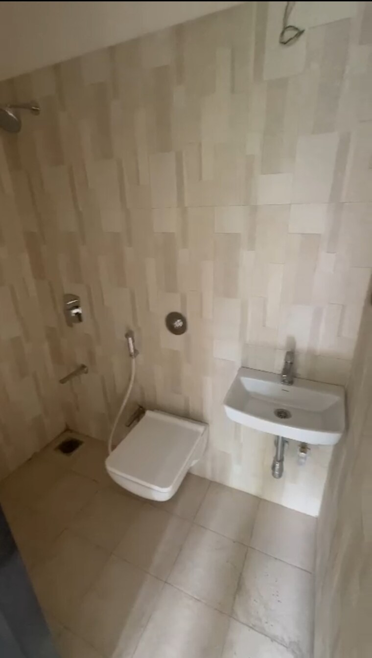 Attached Bathroom, shanti-tower-prabhadevi 1 Bedroom 400 Sq.Ft. Apartment In Prabhadevi Mumbai 9279100