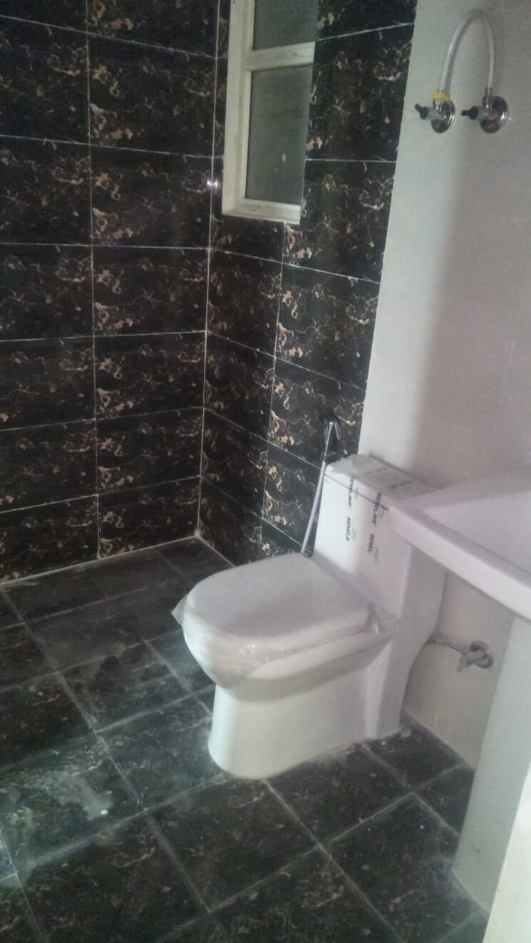 Bathroom, vvip-nest 1 Bedroom 670 Sq.Ft. Apartment In Raj Nagar Extension Ghaziabad 9279097