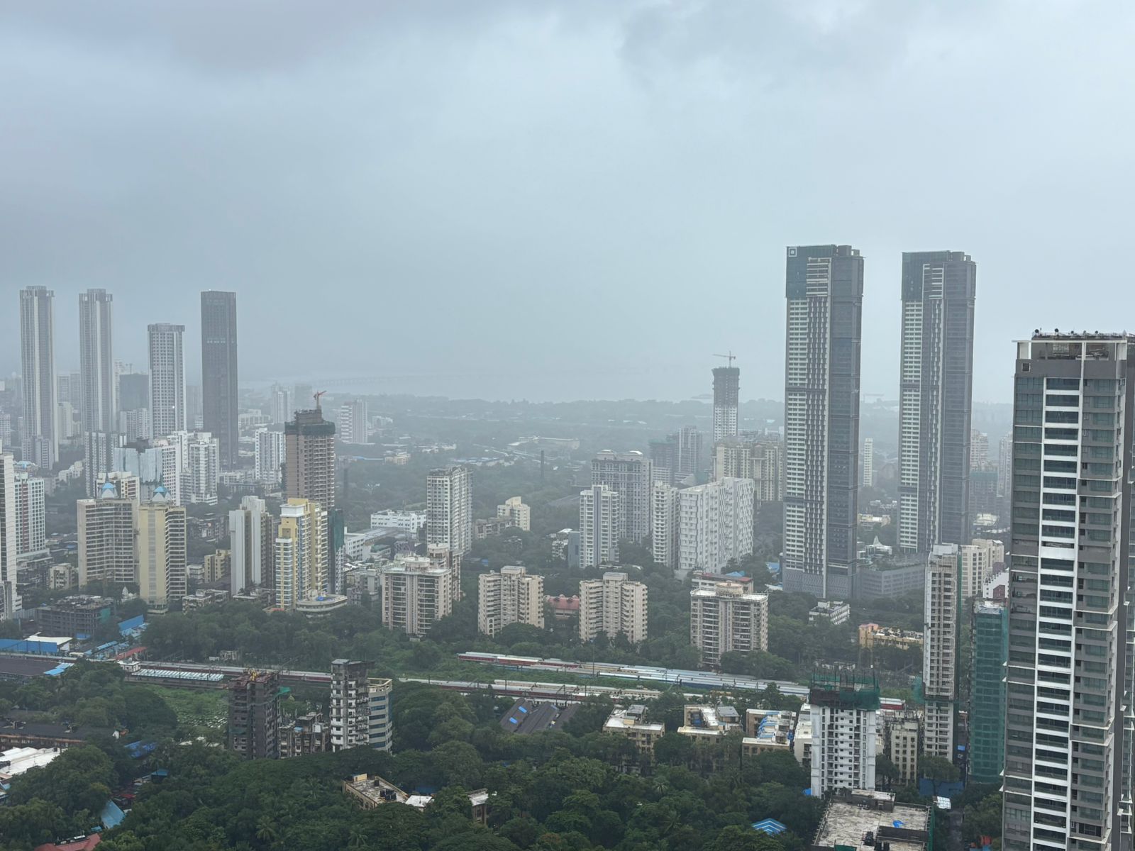 2 BHK + Pooja Room Apartment For Rent in Ruparel Ariana