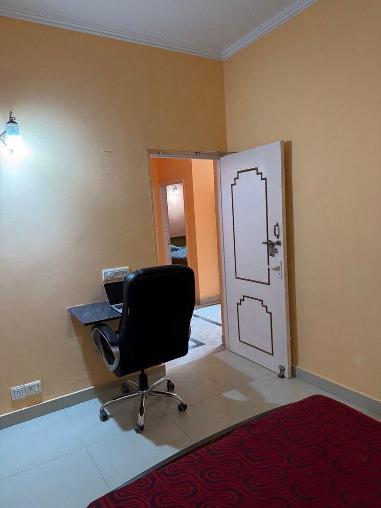 Living Room, omaxe-designer-villas-mayfield-garden 2 Bedroom 1268 Sq.Ft. Builder Floor In Sector 51 Gurgaon 9279114