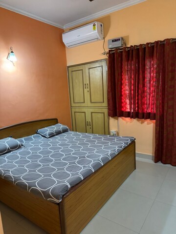 Bedroom in 2 BHK Builder Floor at Omaxe Designer Villas Mayfield Garden, Sector 51 – for Rent
