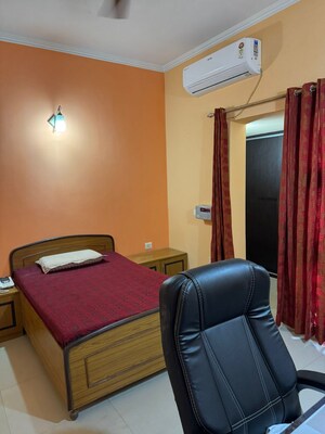 Team Area in 2 BHK Builder Floor at Omaxe Designer Villas Mayfield Garden, Sector 51 – for Rent