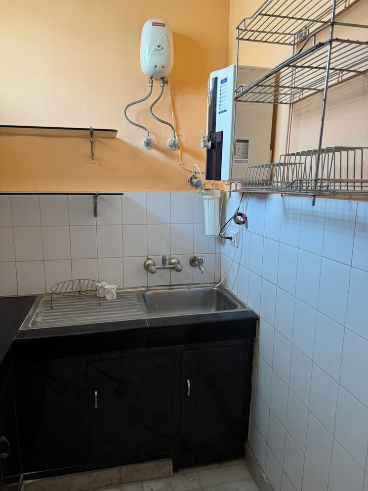 Kitchen, omaxe-designer-villas-mayfield-garden 2 Bedroom 1268 Sq.Ft. Builder Floor In Sector 51 Gurgaon 9279114