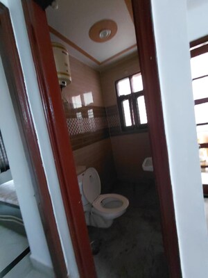 Building Lobby in 3 BHK Builder Floor at Ardee City, Indira Colony 2 – for Rent