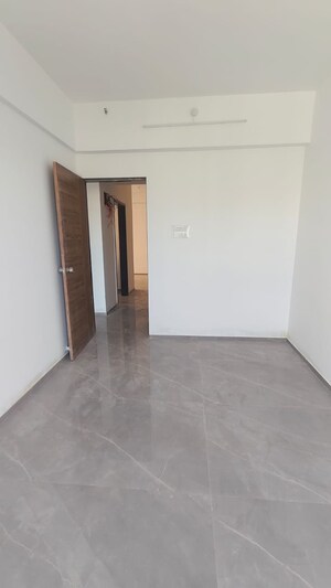 Room in 2 BHK Apartment at Ashirwad Apartment Ghatkopar, Ghatkopar East – for Rent