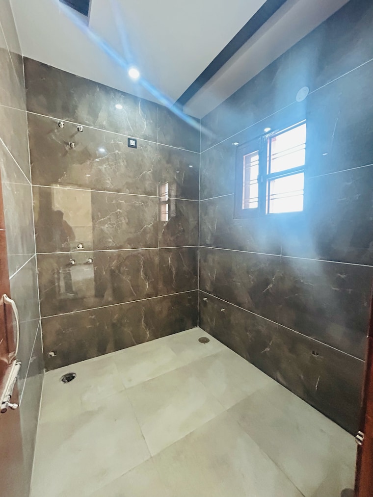 Bathroom, kharar road 3 Bedroom 125 Sq.Yd. Villa In Kharar Road Mohali 9279269
