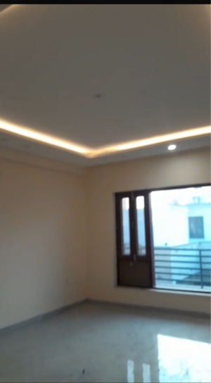 Room in 3 BHK Builder Floor at Sector 21d – for Rent