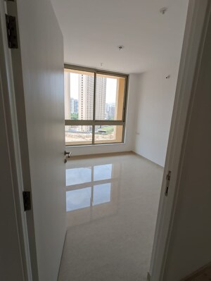 1 BHK Apartment For Rent in Shrusti Complex, Ghodbunder Road