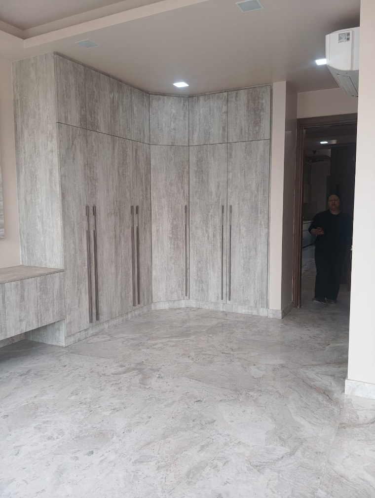 Room, dlf-regency-park-ii 3 Bedroom 1550 Sq.Ft. Apartment In Sector 27 Gurgaon 9279295