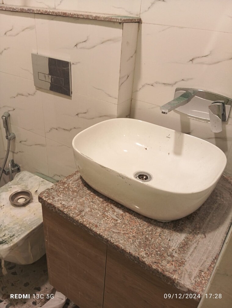 Bathroom, dlf-regency-park-ii 3 Bedroom 1550 Sq.Ft. Apartment In Sector 27 Gurgaon 9279295