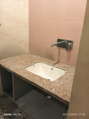 Kitchen in 3 BHK Apartment at DLF Regency Park II, Sector 27 – for Rent