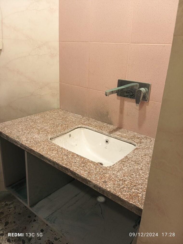 Kitchen, dlf-regency-park-ii 3 Bedroom 1550 Sq.Ft. Apartment In Sector 27 Gurgaon 9279295