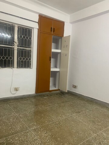 Room in 1 BHK Apartment at Katwaria Sarai – for Rent
