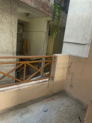 Balcony in 1 BHK Apartment at Katwaria Sarai – for Rent