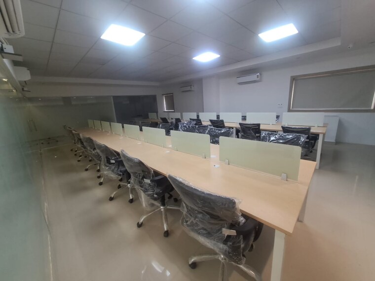 Team Area, sector 63 Commercial Office Space 2800 Sq.Ft. In Sector 63 Noida 9279330