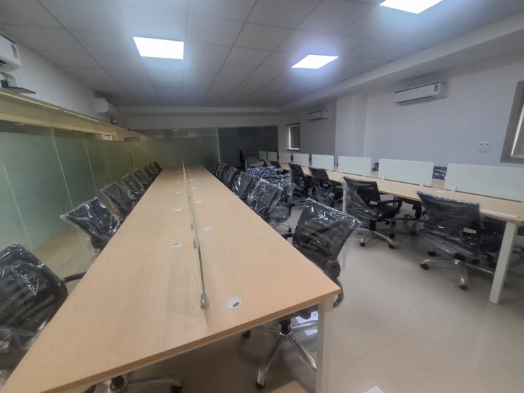Team Area, sector 63 Commercial Office Space 2800 Sq.Ft. In Sector 63 Noida 9279330