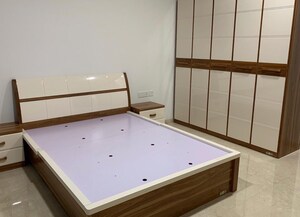 Furnished Amenities in 3 BHK Apartment at Oberoi Realty Esquire, Goregaon East – for Rent