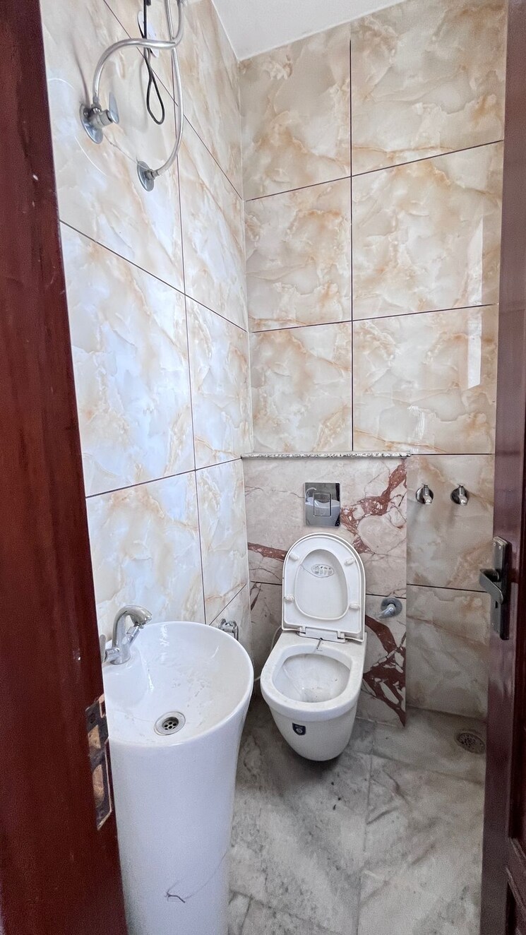 Bathroom, sunny enclave 3 Bedroom 102 Sq.Yd. Independent House In Sunny Enclave Mohali 9279356