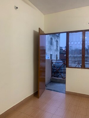 1 RK Apartment For Rent in Katwaria Sarai