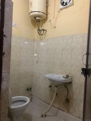 Bathroom in 1 RK Apartment at Katwaria Sarai – for Rent