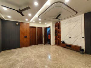 Bedroom in 2 BHK Builder Floor at Sector 45 – for Rent