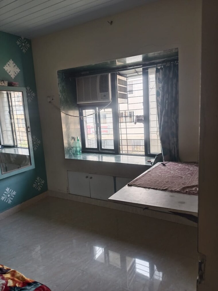 Room, thane west 1 Bedroom 500 Sq.Ft. Apartment In Thane West Thane 9279396
