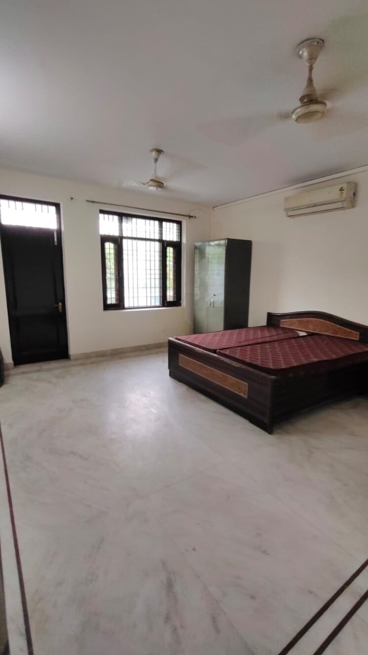 Living Room, saket 4 Bedroom 300 Sq.Yd. Builder Floor In Saket Delhi 9279383