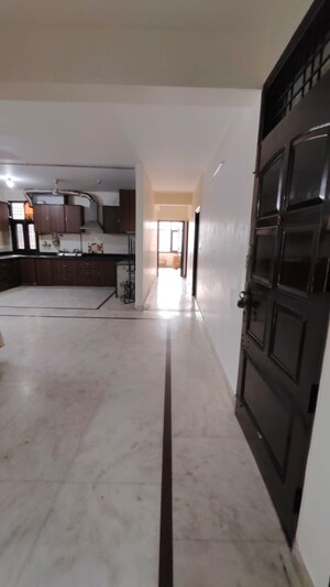 Parking in 4 BHK Builder Floor at Saket – for Rent