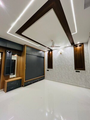 Room in 4 BHK Independent House at Sunny Enclave – for Sale