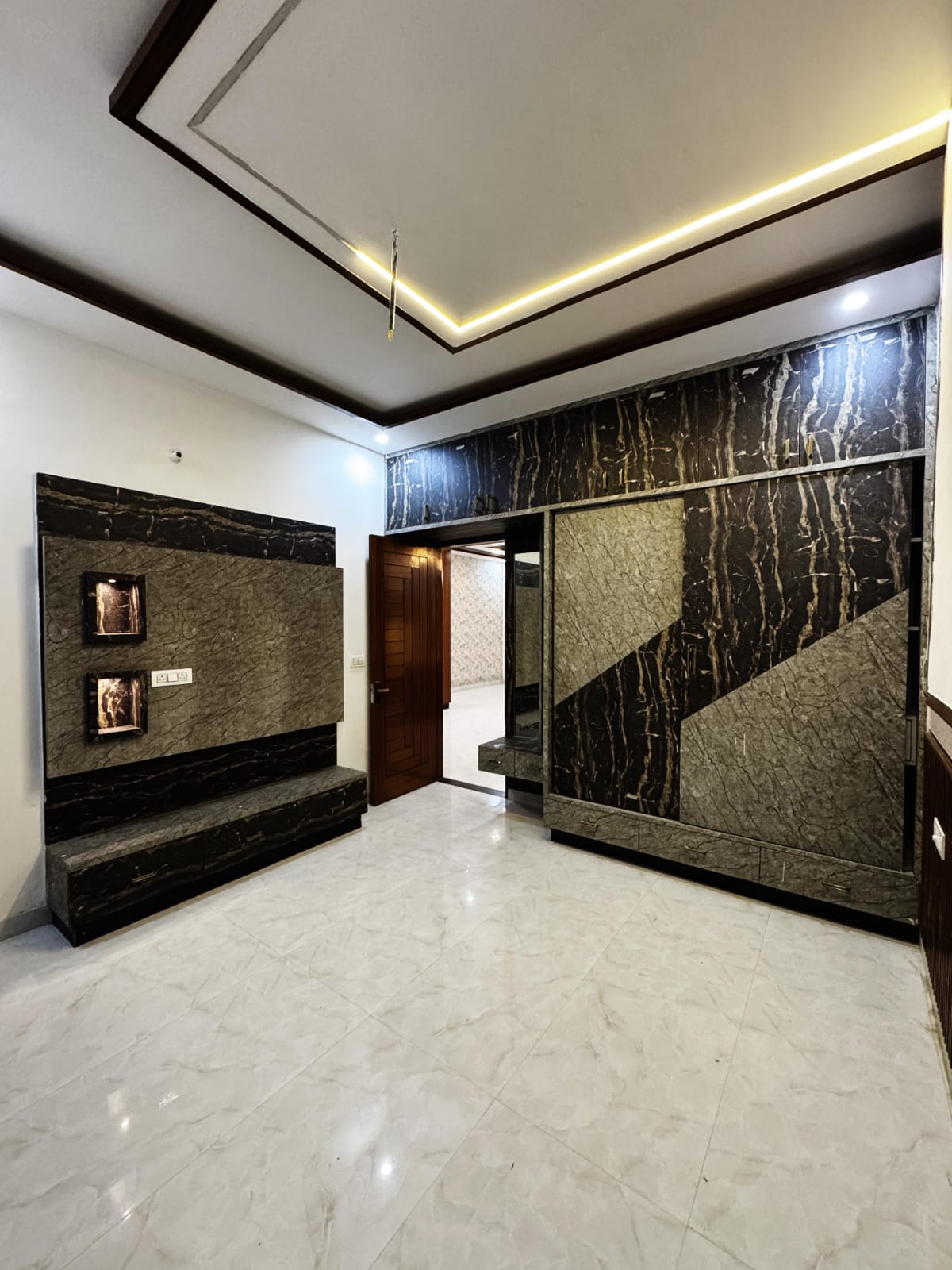 2 BHK + Pooja Room,Study Room,Extra Room Apartment For Sale in Eco Floor 