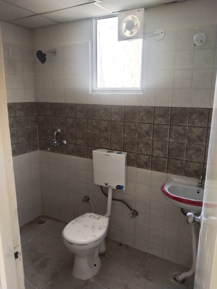 Bathroom, signature-global-synera 2 Bedroom 598 Sq.Ft. Apartment In Sector 81 Gurgaon 9279382