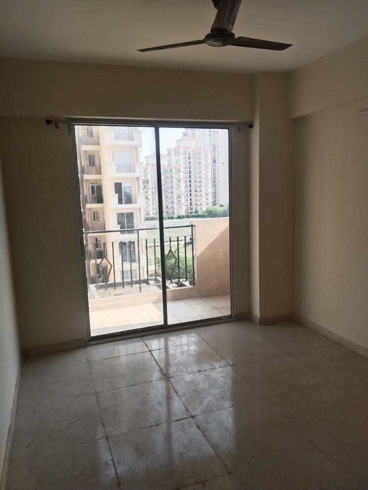 Room, signature-global-synera 2 Bedroom 598 Sq.Ft. Apartment In Sector 81 Gurgaon 9279382