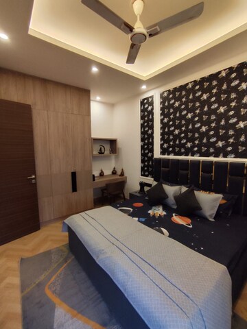 Master Bedroom in 3 BHK Builder Floor at Sector 71 – for Sale