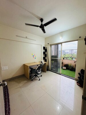 Team Area in 2.5 BHK Apartment at BU Bhandari Everglade, Kharadi – for Rent