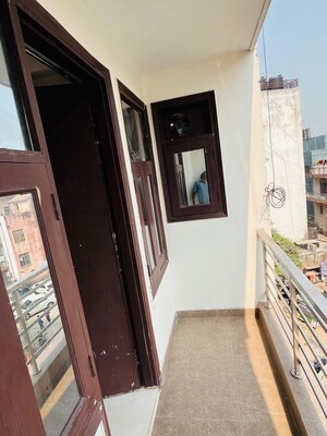 Furnished Amenities in 1 BHK Builder Floor at Saket – for Rent