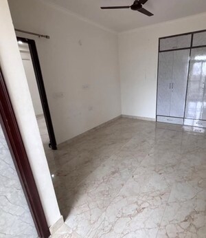 Room in 3 BHK Apartment at Puri Diplomatic Residences, Sector 111 – for Rent