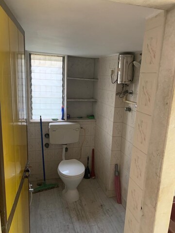 Master Bedroom in 2 BHK Apartment at Prabhadevi CHS, Prabhadevi – for Rent