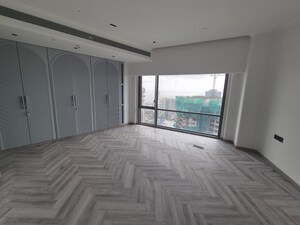 Room in 3 BHK Apartment at Lower Parel – for Rent