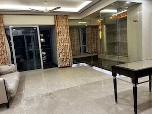 Room in 2 BHK Apartment at DB Woods, Goregaon East – for Rent